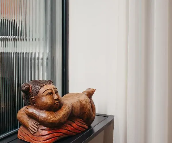 Apartment Retrowaves *