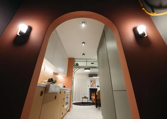 Retrowaves Apartment Thessaloniki